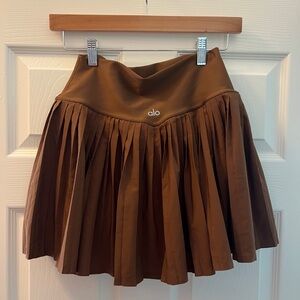 ALO Yoga Women's Brown Pleated Tennis Skort